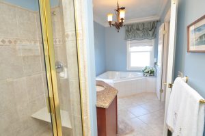 424 Beach Ave Master Suite Spa View 2