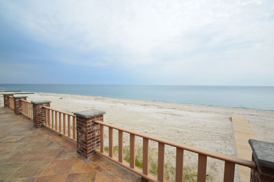 424 Beach Ave Grounds Sand View