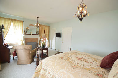 424 Beach Ave Guest Suites Abu Room 3