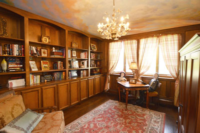 424 Beach Library View 1