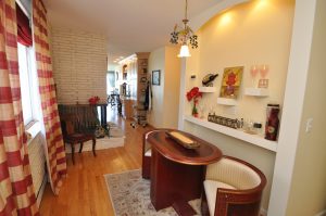 424 Beach Ave for Sale Cafe and Baths