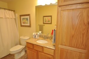 424 Beach Ave Cafe and Baths First Floor Full Bath