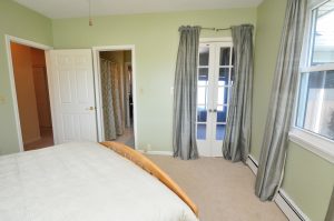 424 Beach Ave Guest Suites Coca Room 2